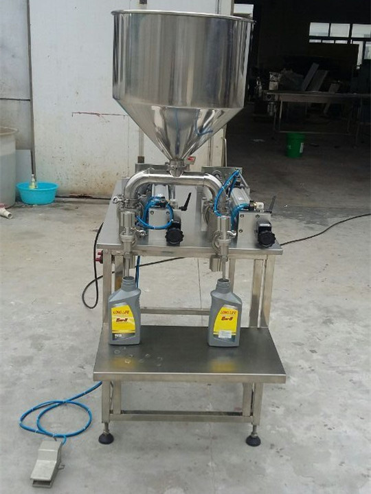 新型半自动油脂灌装机